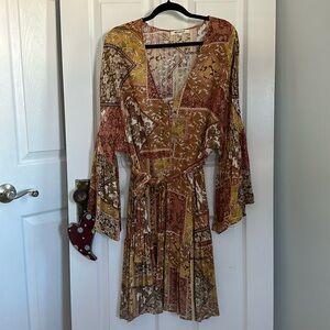 Rip curl dress with bell sleeves